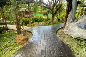 ตัวผลงานคอนกรีตพิมพ์ลาย ลาย EuropeanCobble Garden Aisle Three full