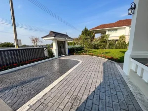 ตัวผลงานคอนกรีตพิมพ์ลาย ลาย Old English Cobble Mix Design with European Fan