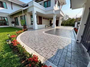 ตัวผลงานคอนกรีตพิมพ์ลาย ลาย Old English Cobble Mix European Fan with Garden